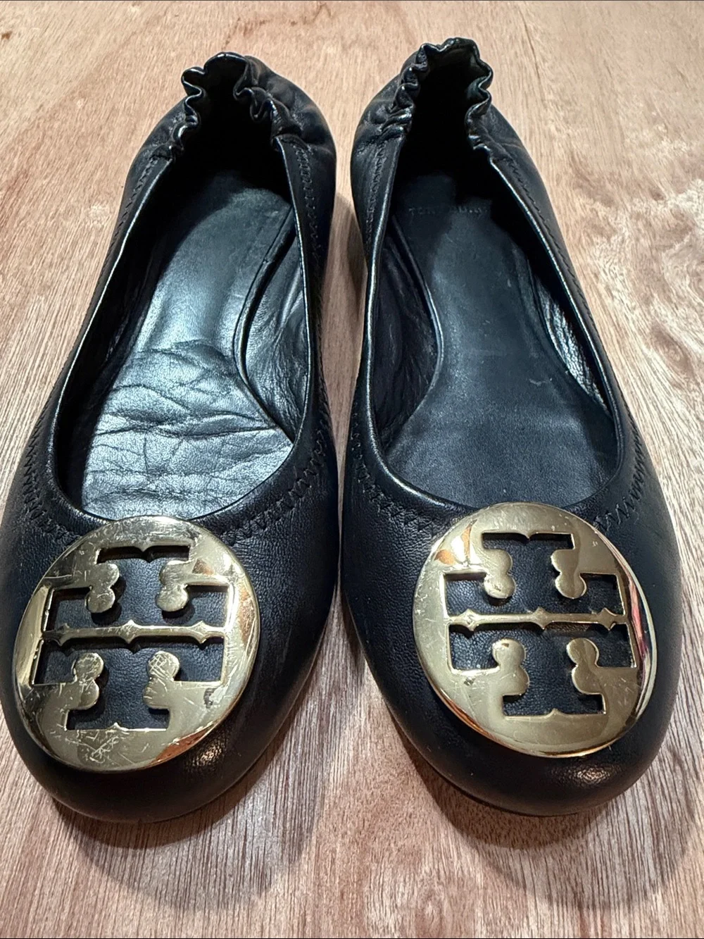 Tory Burch Leather Black Flats with Gold Logo size 8.5/9